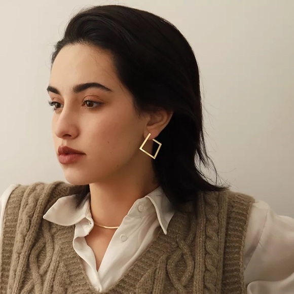 “Inclined” Square Geometric Retro Unique Minimalist Simple Stud Earrings - Picture 11 of 11